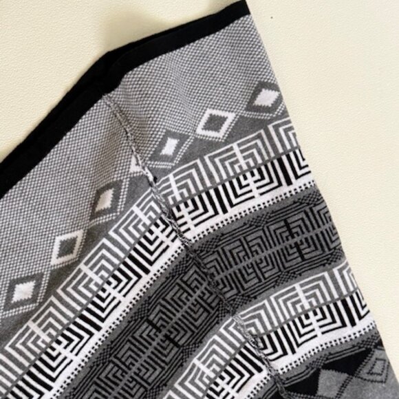 Tristan - Soft Stretchy Skirt/Medium - Picture 7 of 7